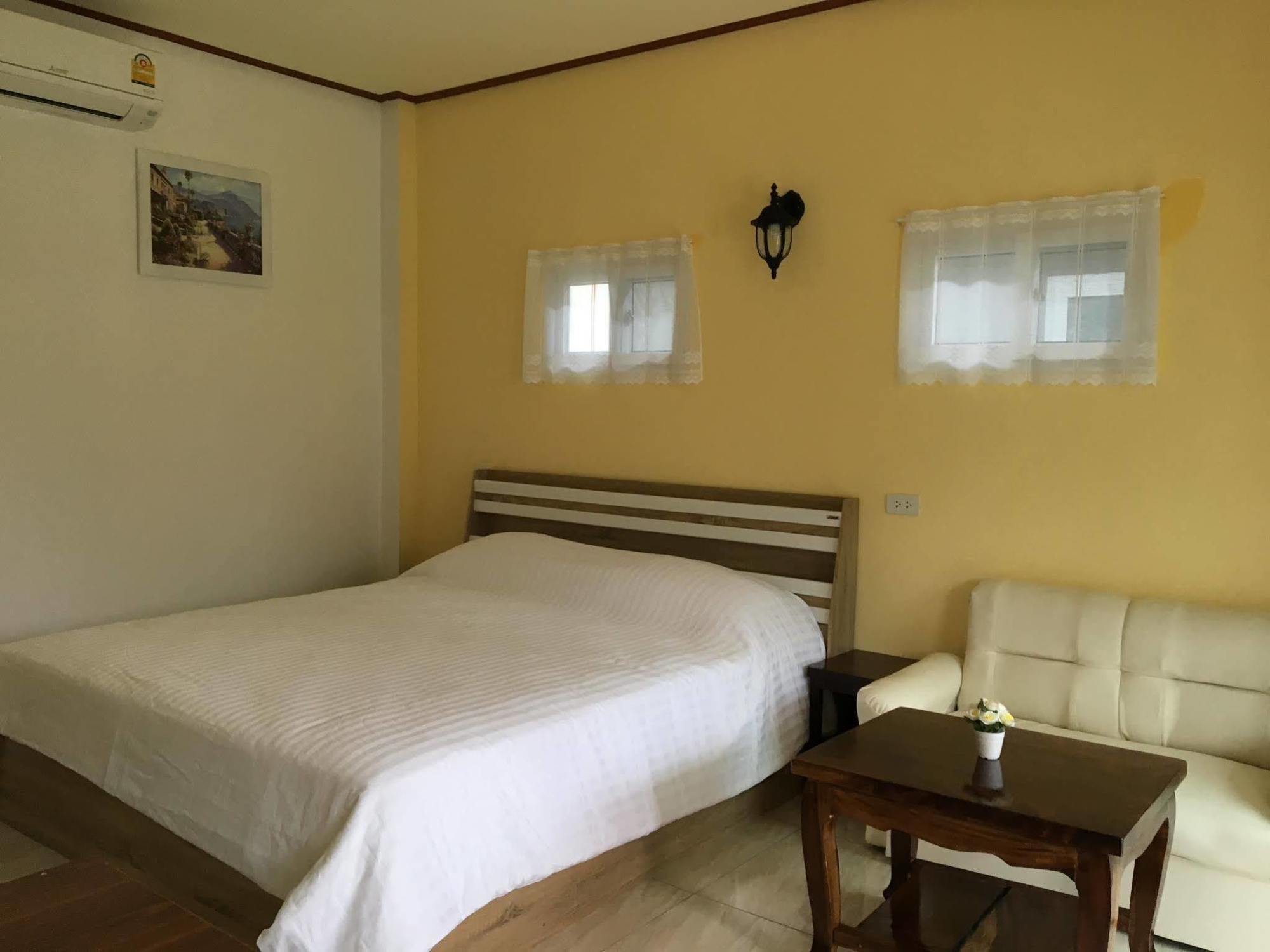 Baan Penny Otel Phra Nakhon Si Ayutthaya Dış mekan fotoğraf